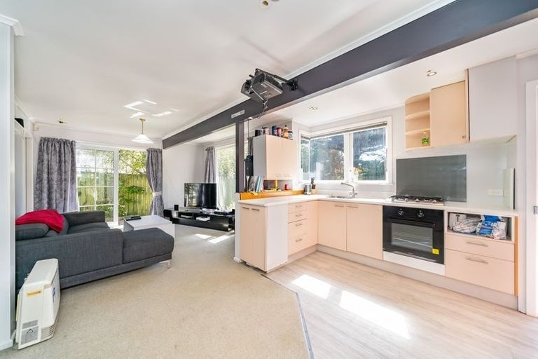 Photo of property in 18 Glen Alton Avenue, Paparangi, Wellington, 6037