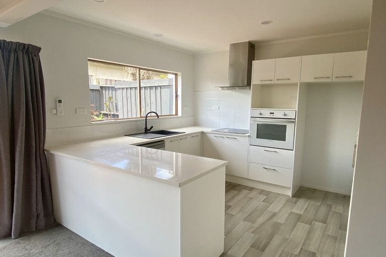 Photo of property in 2/8 Wood Street, Papakura, 2110