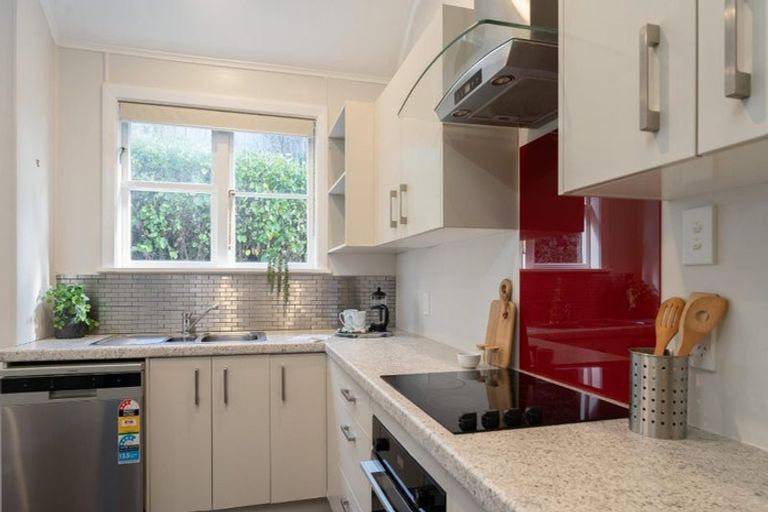 Photo of property in 35 Hindmarsh Street, Johnsonville, Wellington, 6037