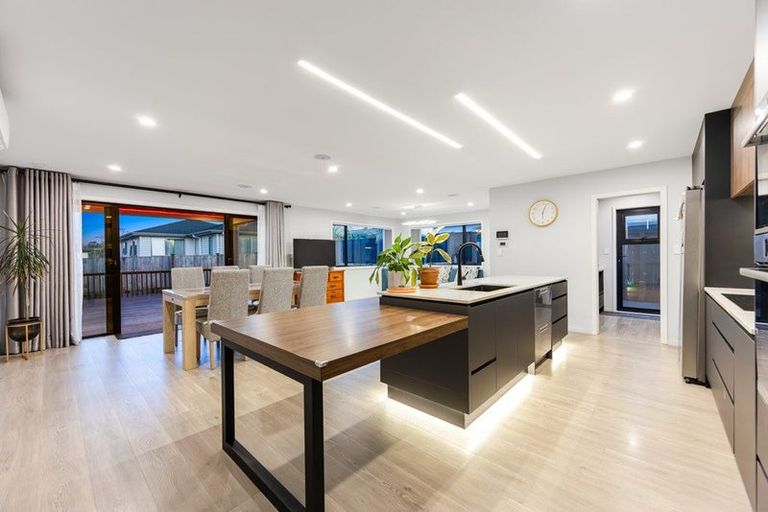 Photo of property in 35 Johns Creek Crescent, Silverdale, 0932