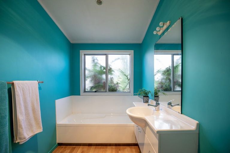 Photo of property in 32 Taipari Avenue, Raglan, 3225