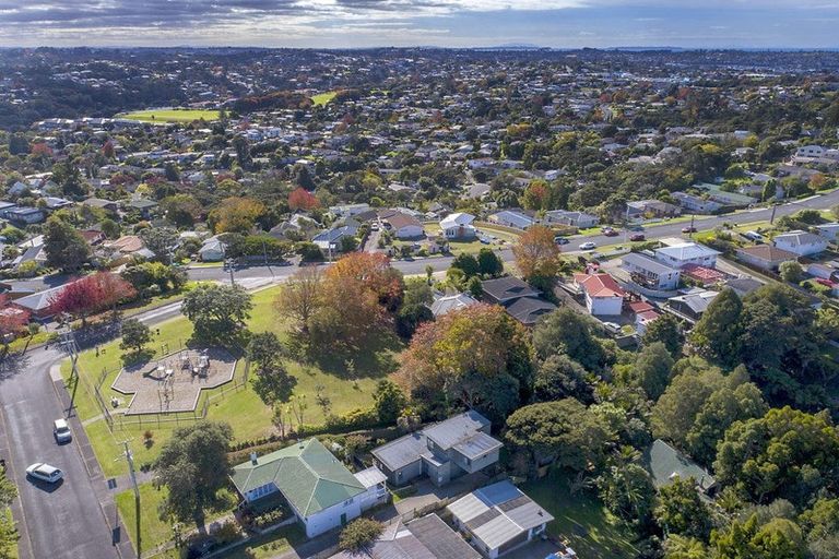 Photo of property in 4a Windy Ridge Road, Glenfield, Auckland, 0629