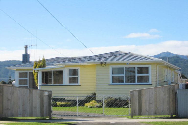 Photo of property in 35 Bledisloe Street, Levin, 5510