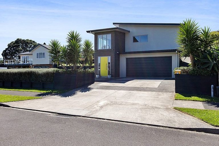 Photo of property in 17 Redwood Crescent, Hurdon, New Plymouth, 4310