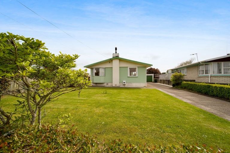 Photo of property in 12 Manu Crescent, Upper Vogeltown, New Plymouth, 4310