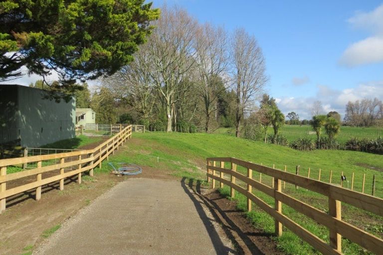 Photo of property in 168 West Road, Kaukapakapa, 0873