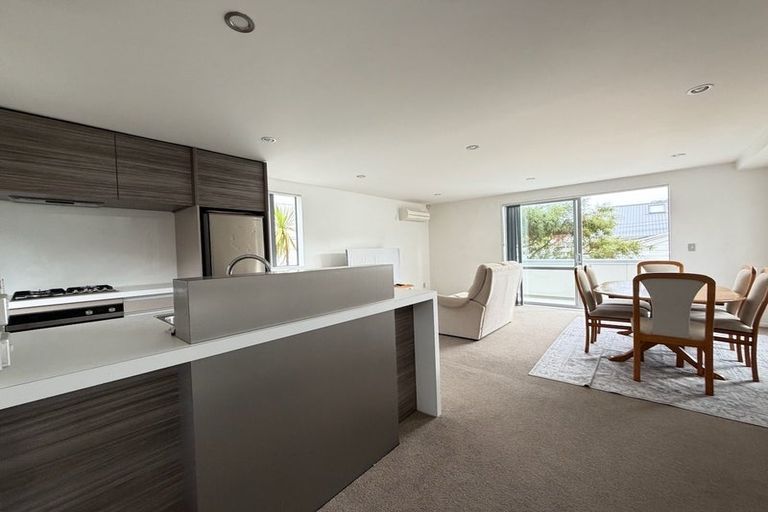 Photo of property in 3/12 Agra Crescent, Khandallah, Wellington, 6035