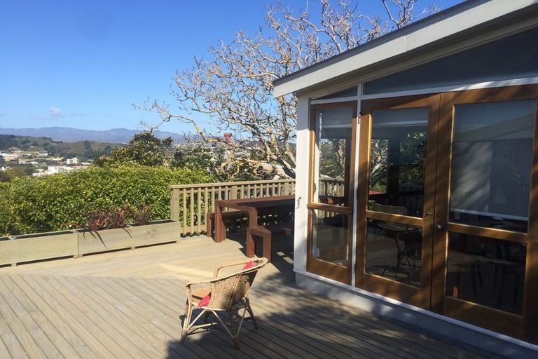 Photo of property in 28 Mortimer Terrace, Aro Valley, Wellington, 6021