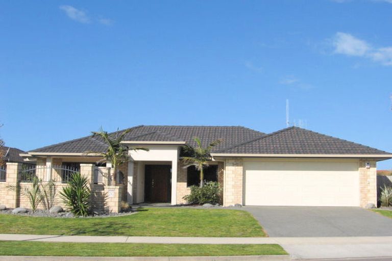 Photo of property in 7 Saint Heliers Place, Papamoa Beach, Papamoa, 3118