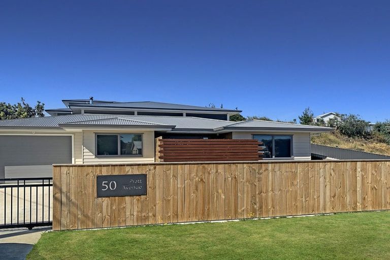 Photo of property in 50 Pratt Avenue, Foxton Beach, Foxton, 4815