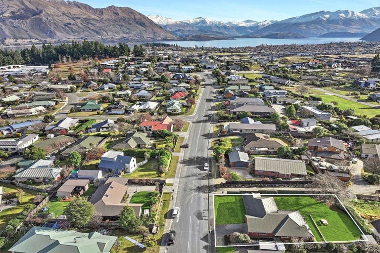 Photo of property in 92 Mount Iron Drive, Wanaka, 9305
