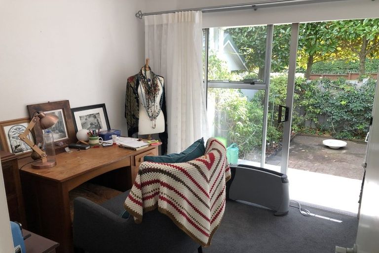 Photo of property in 6/66 Victoria Road, Devonport, Auckland, 0624