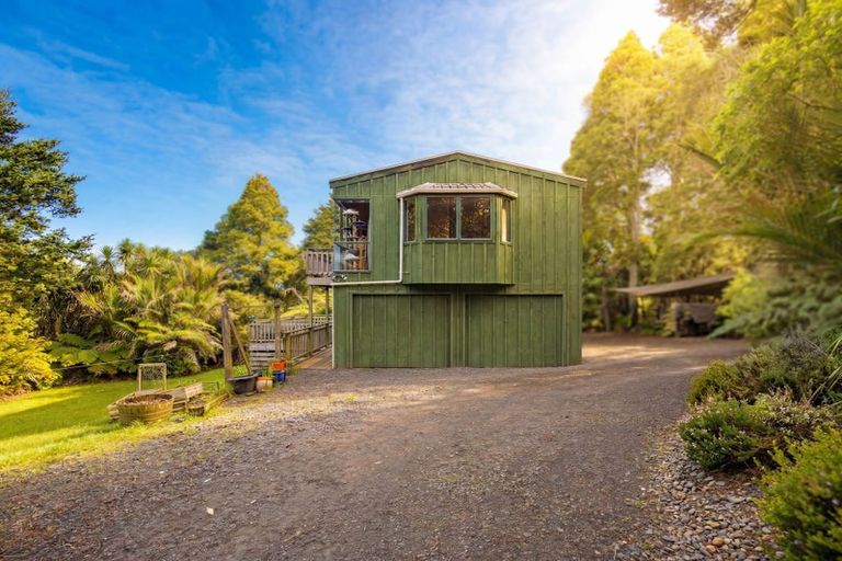 Photo of property in 102 Taylor Road, Waimauku, 0882