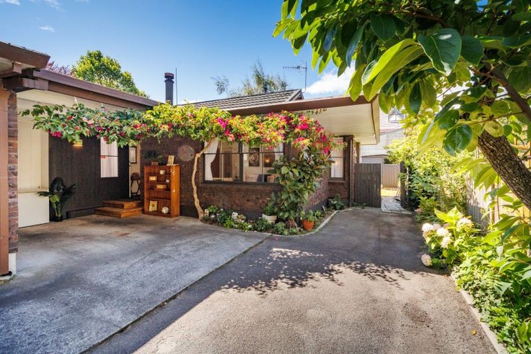 Photo of property in 42a Elmira Avenue, Hokowhitu, Palmerston North, 4410