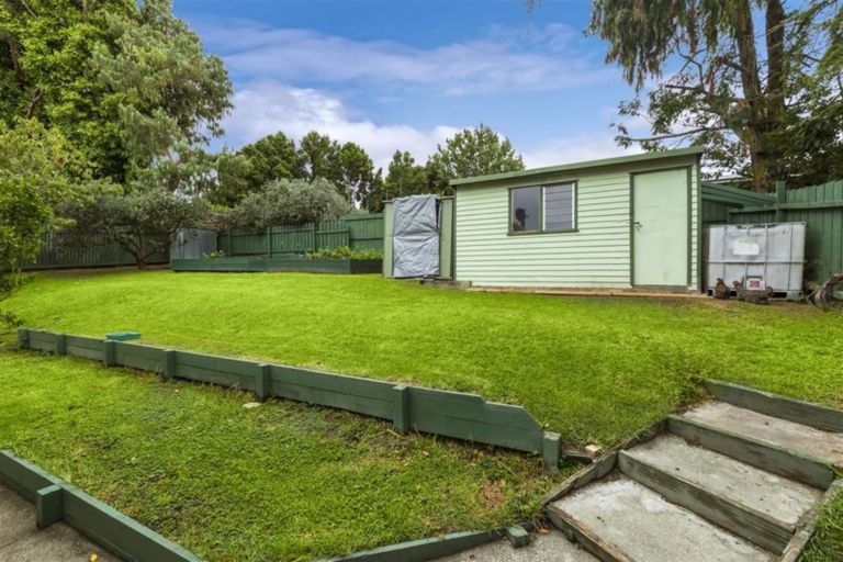 Photo of property in 39 Larissa Avenue, Henderson, Auckland, 0610