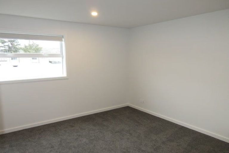Photo of property in 2 Parekareka Lane, Kenepuru, Porirua, 5022