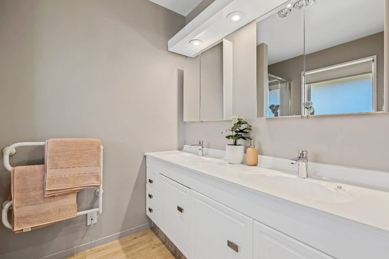 Photo of property in 15 Thornley Place, Woodend, 7610