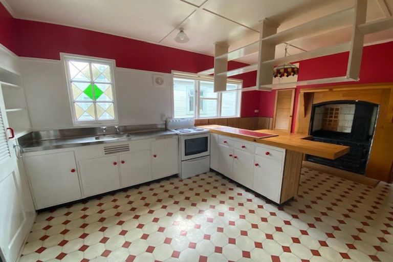 Photo of property in 27 Dahlia Street, Palmerston North, 4410