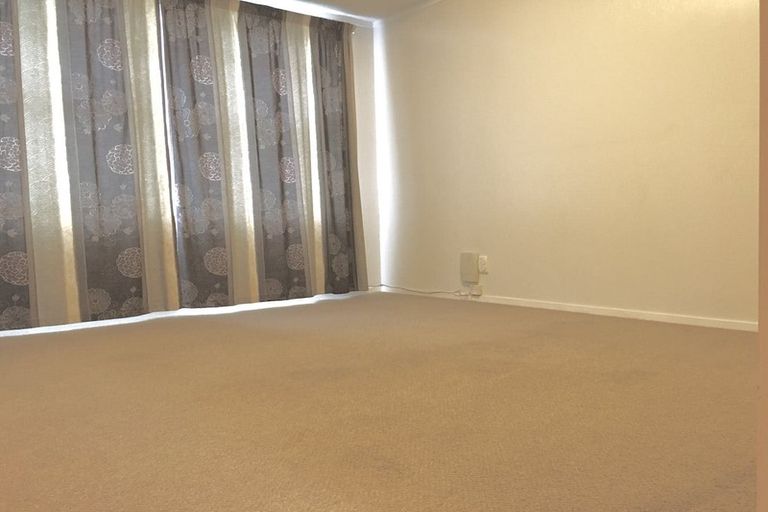Photo of property in 2/39 Alfriston Road, Manurewa East, Auckland, 2102