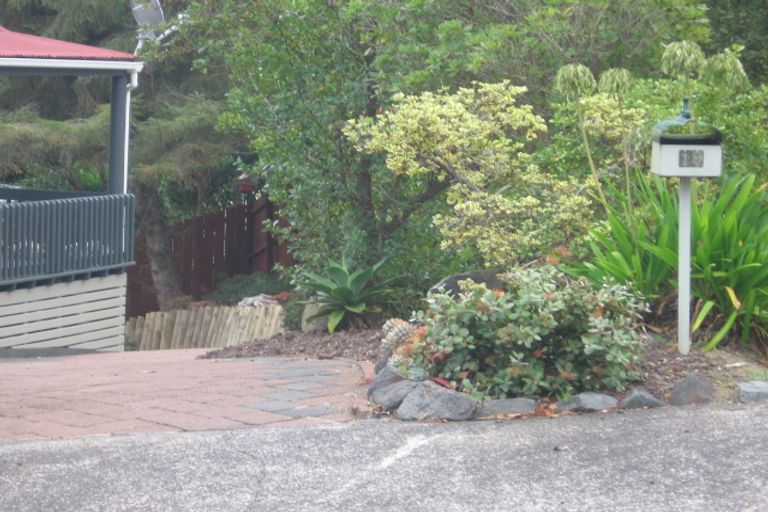 Photo of property in 19 Hiwihau Place, Glenfield, Auckland, 0629