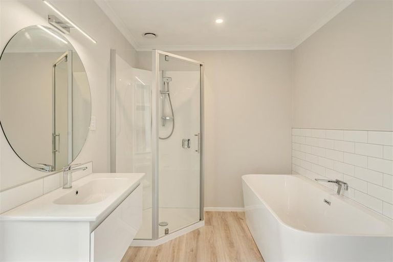 Photo of property in 8 Desert Gold Lane, Wallaceville, Upper Hutt, 5018