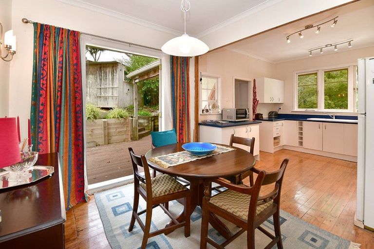 Photo of property in 31 William Hadlow Place, Hatfields Beach, Orewa, 0931