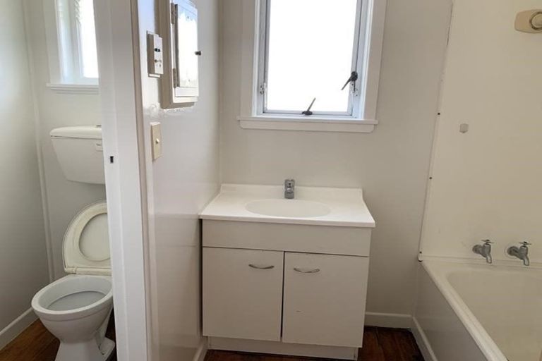 Photo of property in 164-166d Mount Wellington Highway, Mount Wellington, Auckland, 1060