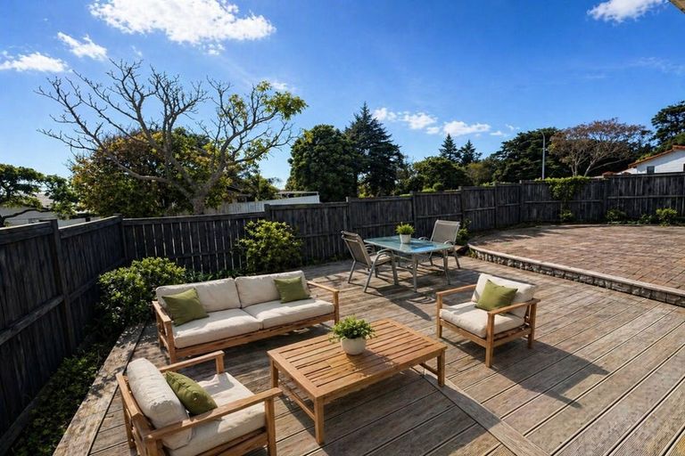 Photo of property in 35 Jandell Crescent, Bucklands Beach, Auckland, 2014