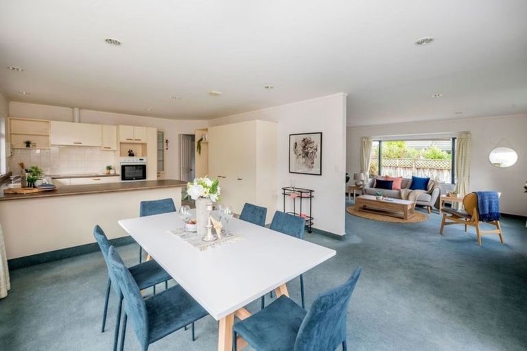 Photo of property in 2 Inverell Place, Waikanae, 5036