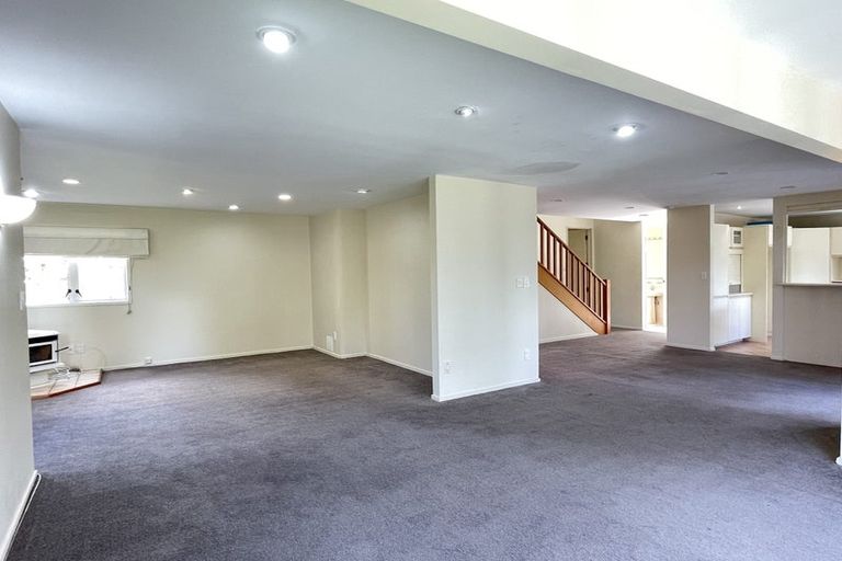 Photo of property in 2/21 Calypso Place, Rothesay Bay, Auckland, 0630