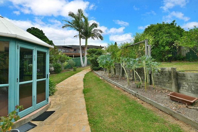 Photo of property in 35 Totara Road, Stanmore Bay, Whangaparaoa, 0932