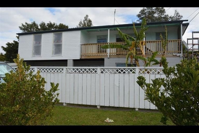Photo of property in 37 Rimu Road, Stanmore Bay, Whangaparaoa, 0932