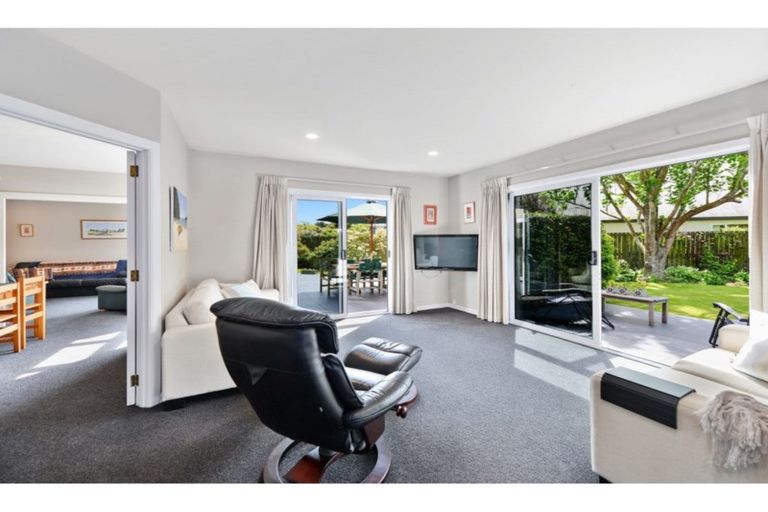 Photo of property in 19 Harrods Court, Ilam, Christchurch, 8053