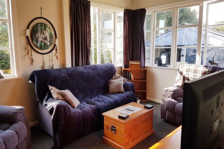 Photo of property in 21 Russell Street, Westport, 7825