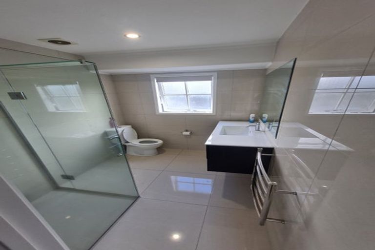 Photo of property in 4 Munstead Place, Hillcrest, Auckland, 0627