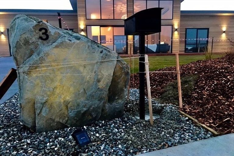 Photo of property in 3 Avalanche Place, Wanaka, 9305