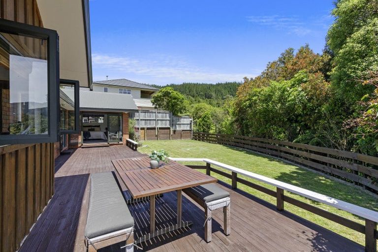 Photo of property in 6 Sylvan Way, Silverstream, Upper Hutt, 5019