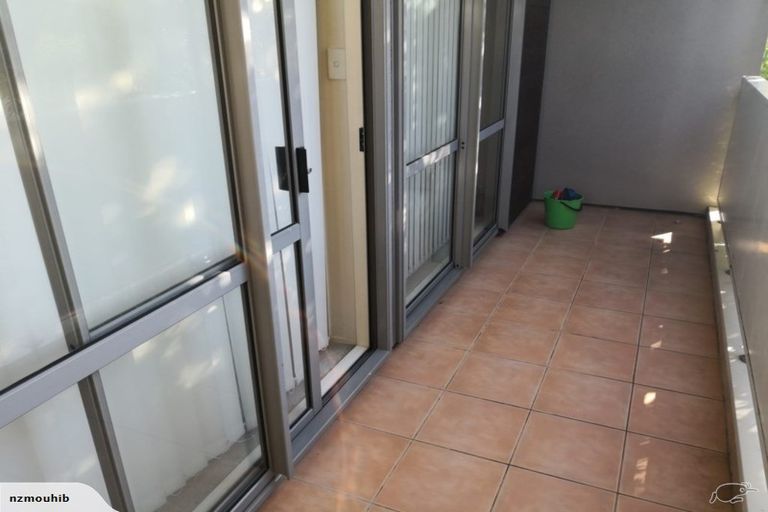 Photo of property in 6c/30 Westward Ho, Glen Eden, Auckland, 0602