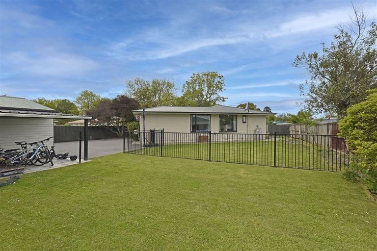 Photo of property in 21 Barnes Road, Redwood, Christchurch, 8051
