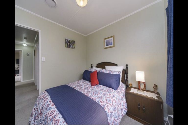 Photo of property in 35 Peter Hall Drive, Kelvin Grove, Palmerston North, 4414