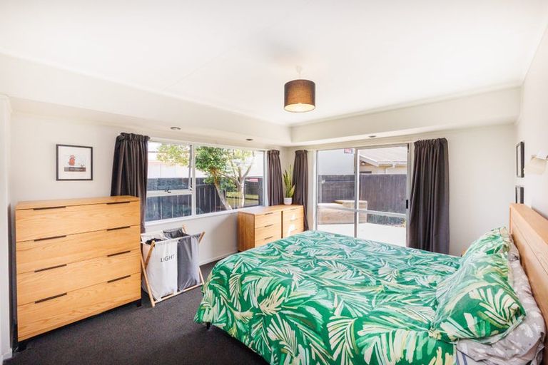 Photo of property in 108 Apollo Parade, Milson, Palmerston North, 4414