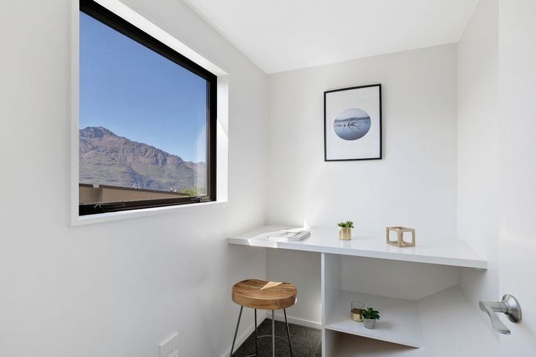 Photo of property in 41c Dart Place, Fernhill, Queenstown, 9300