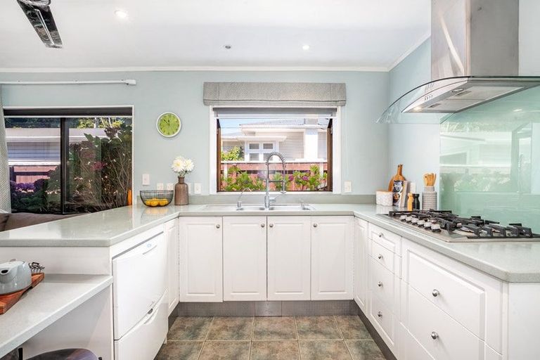 Photo of property in 75 Totara Crescent, Woburn, Lower Hutt, 5011