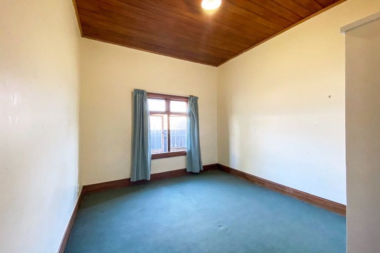 Photo of property in 215 College Street, West End, Palmerston North, 4412