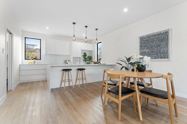 Photo of property in 6/388 Glenfield Road, Glenfield, Auckland, 0629