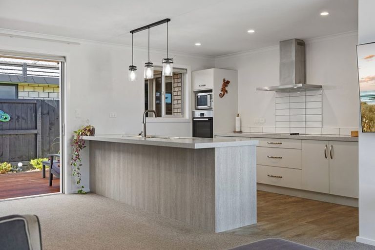 Photo of property in 21 Batty Street, Papamoa Beach, Papamoa, 3118