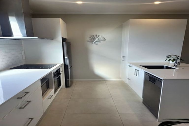 Photo of property in 13 Cambie Avenue, Red Beach, 0932