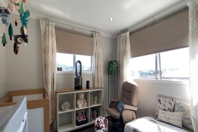 Photo of property in 25 Cresswell Place, Johnsonville, Wellington, 6037