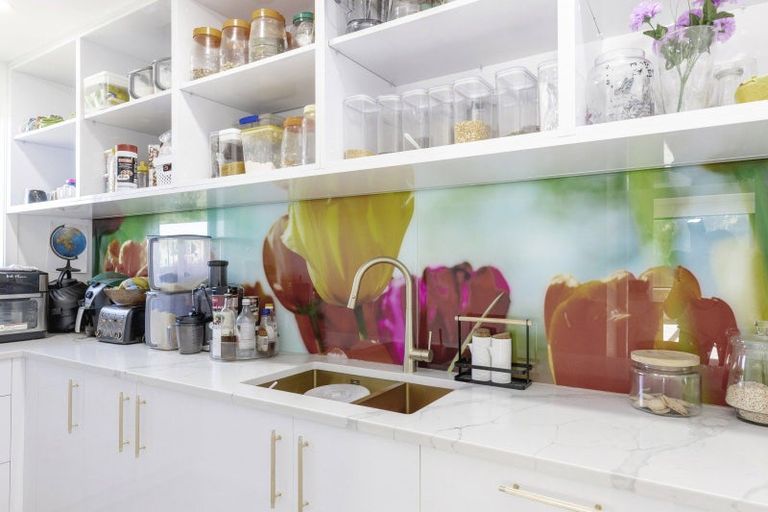 Photo of property in 5 Grandview Lane, Acacia Bay, 3385