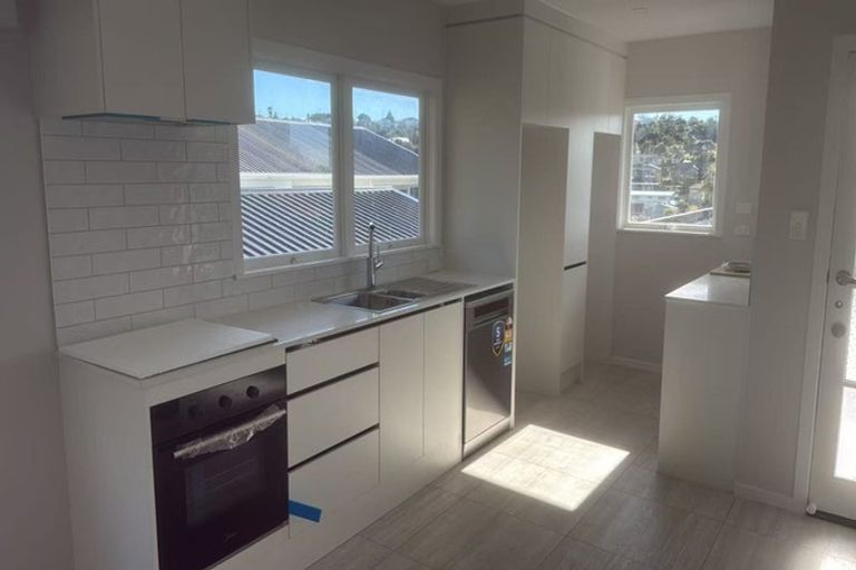 Photo of property in 21 Mayfair Crescent, Mairangi Bay, Auckland, 0630